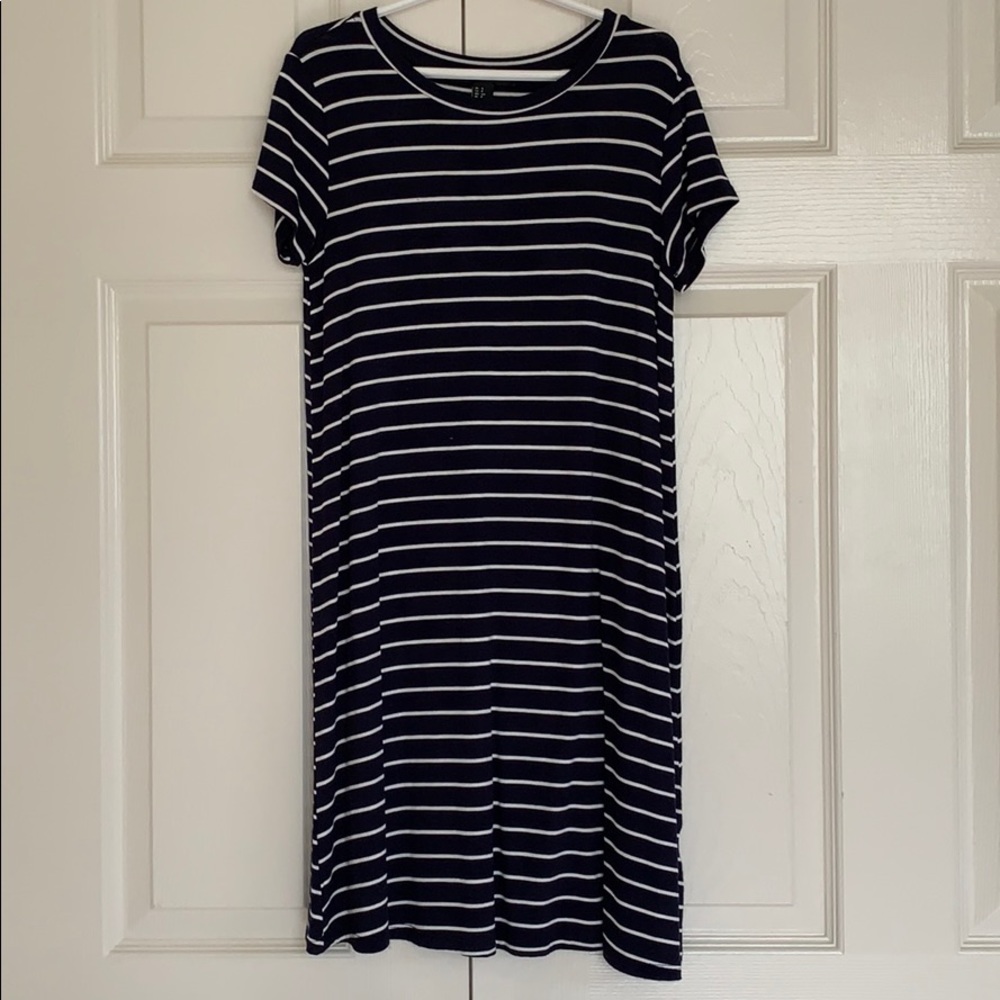 NWOT Forever 21 navy striped tshirt dress size sm